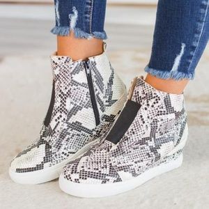 NWT Snake Nude Combo Hidden Wedge Sneaker
